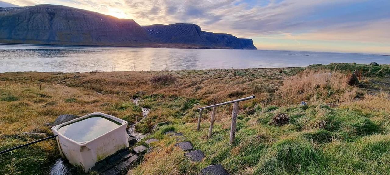 Dixon Cabin nr. 4 / Dixon Sumarhús nr. 4 Tálknafirði Vila Talknafjordur Exterior foto
